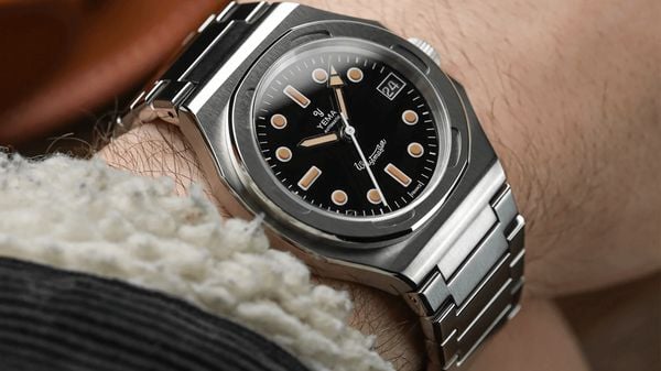 Yema Wristmaster Traveller microbrands horloge