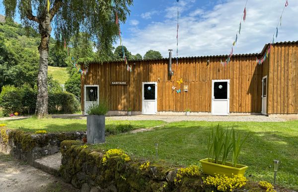 camping in frankrijk te koop in auvergne inclusief huis en stabiele omzet voor 565000 euro nederlanders