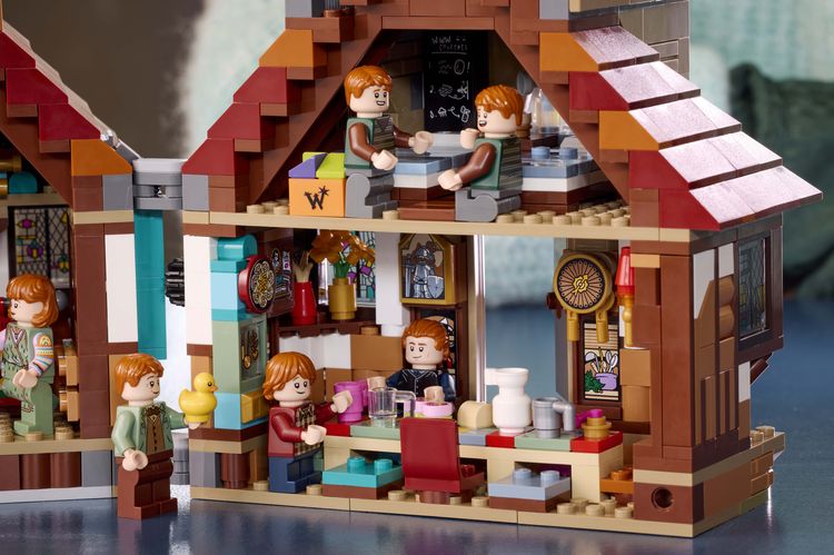 LEGO Harry Potter 76437 The Burrow-