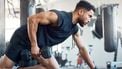 Deze dumbbell-fouten zijn slecht voor rug en spiergroei: zo moet het