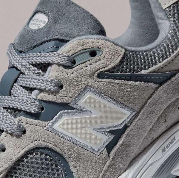 new balance grey days 2025 nieuwe grijze sneakers 2002R