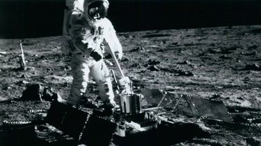 Vermeend Vertrouwen tandarts NASA deelt nooit eerder vertoond uitzicht Neil Armstrong van maanlanding