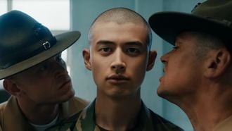 Nieuwe militaire Netflix-serie in de 90's is wereldhit met topreviews