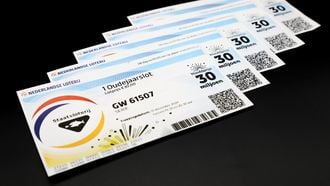 Zoveel euro verlies je per jaar als je aan de Staatsloterij meedoet