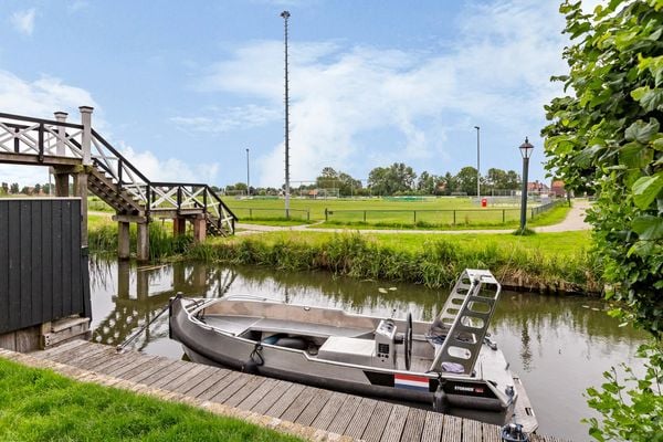 funda parel 285000 euro hindeloopen ijsselmeer gaasterland aan het water natuur tuin stad steiger