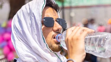 Zoveel water moet je extra drinken bij hittegolf naar activiteit