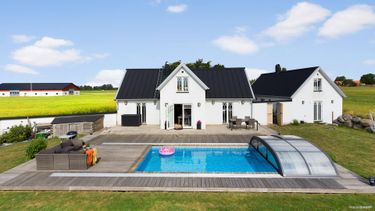 zweden villa kopen zwembad