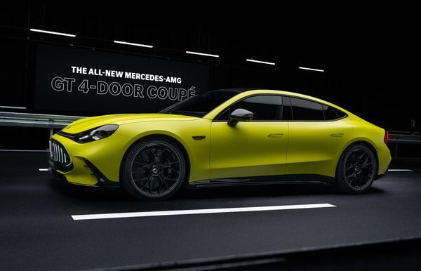 Mercedes-AMG GT Coupé vierdeurs elektrische auto brullende v8-motor benzine