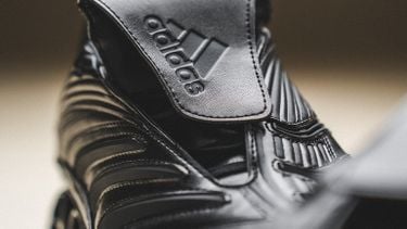 Adidas gaat voetbalcore met Predator-sneakers vol retro details