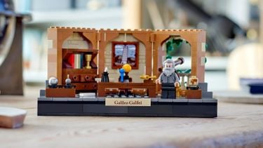 LEGO brengt eerbetoon aan iconische wetenschapper met gratis set