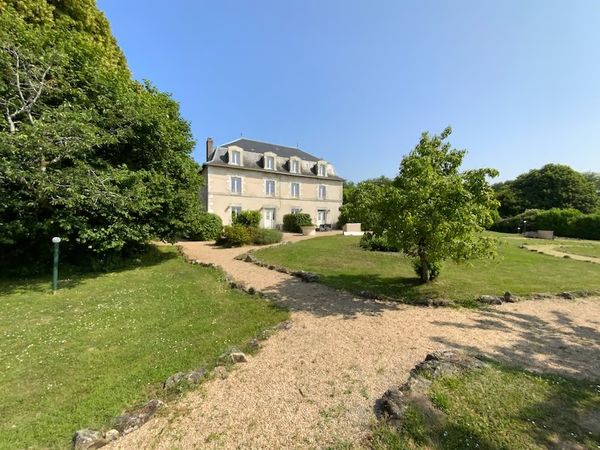 Frankrijk B&B kopen Funda gite chateau ik vertrek zwembad (2)