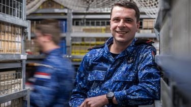 Het salaris als monteur op een marineschip met €4.800 bonus per jaar