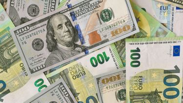 Hoe wereldnieuws valuta beïnvloedt context cruciaal voor investeerders