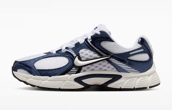 Nike V5 RNR budget dad sneakers 89 euro wit donkerblauw