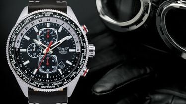Dit Zwitserse pilotenhorloge kost nu €49 en toont 24 tijdzones