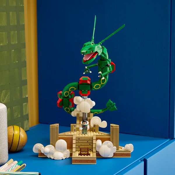 LEGO dropt 18+ Pokémon-sets met grote primeur Poke Ball Rayquaza e33