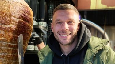 Zo rijk is Podolski, die met kebab meer verdient dan met voetbal