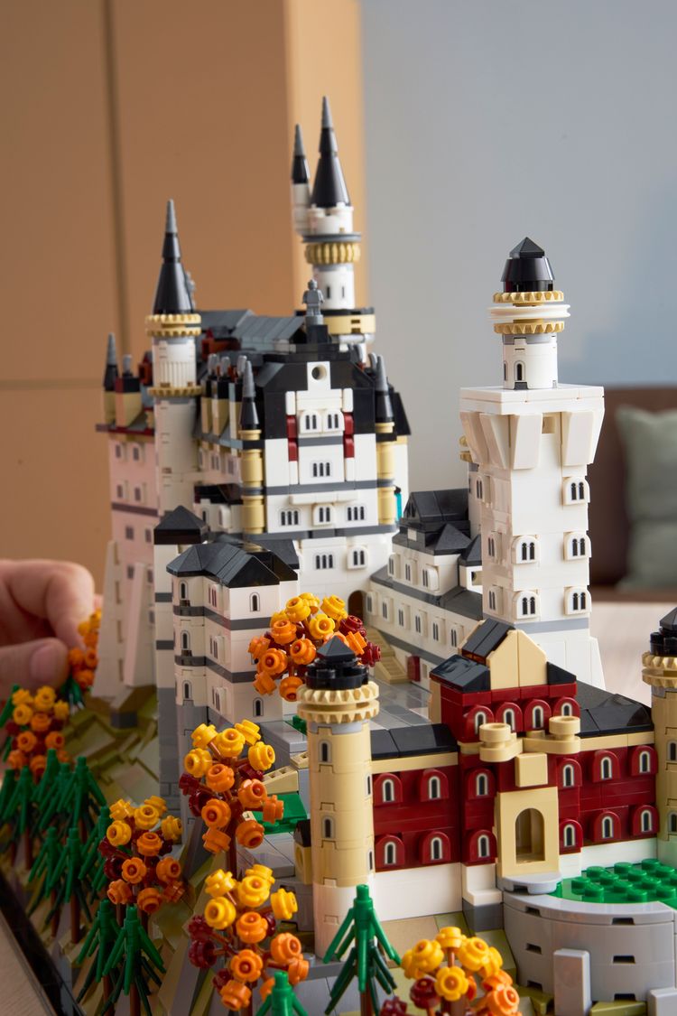 LEGO Architecture 21063 Neuschwanstein Castle Disney 23233313 Disney