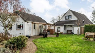 https%3A%2F%2Fwww.manners.nl%2Fwp-content%2Fuploads%2F2025%2F12%2Ffunda-landelijke-woning-groot-perceel-jaren-30-overijssel-11.webp