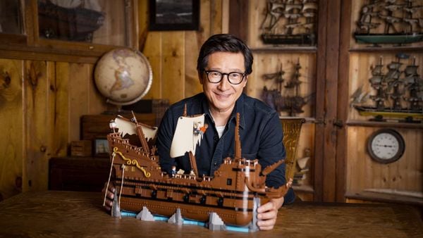 LEGO brengt opnieuw een 18+ ode aan een filmklassieker uit de jaren tachtig, dit keer het onvolprezen The Goonies. Vol boobytraps en al, wow!